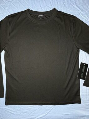 Black Long-Sleeve Crewneck Shirt